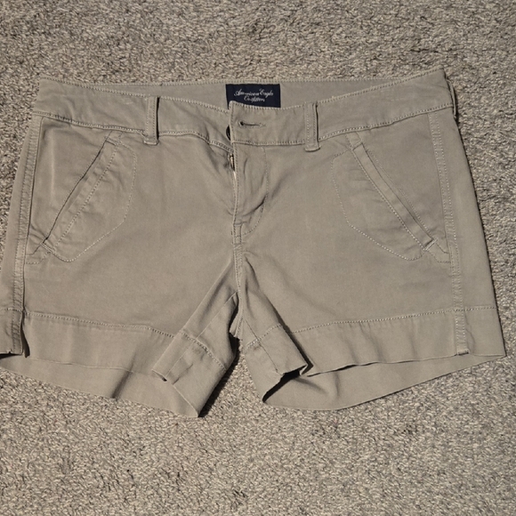 American Eagle Outfitters Women's Tan Cargo Shorts - Picture 1 of 4
